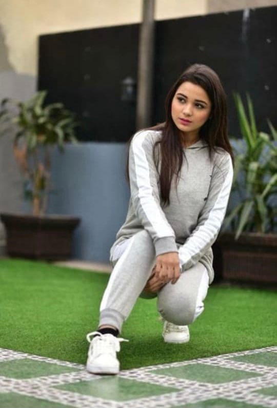 2 Pcs/ Set of 2 Grey Comfort Tracksuit Set Hoodie Style 2 Pcs/ Set of 2 Grey Comfort Tracksuit Set Hoodie Style